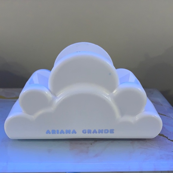 Ariana Grande (4) large and small perfume holder - Picture 4 of 9
